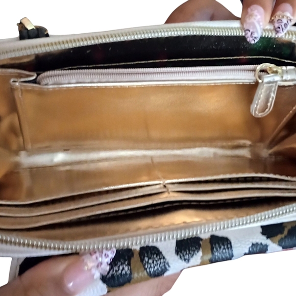 Betsey Johnson Leopard Print Wallet GUC - Picture 6 of 8